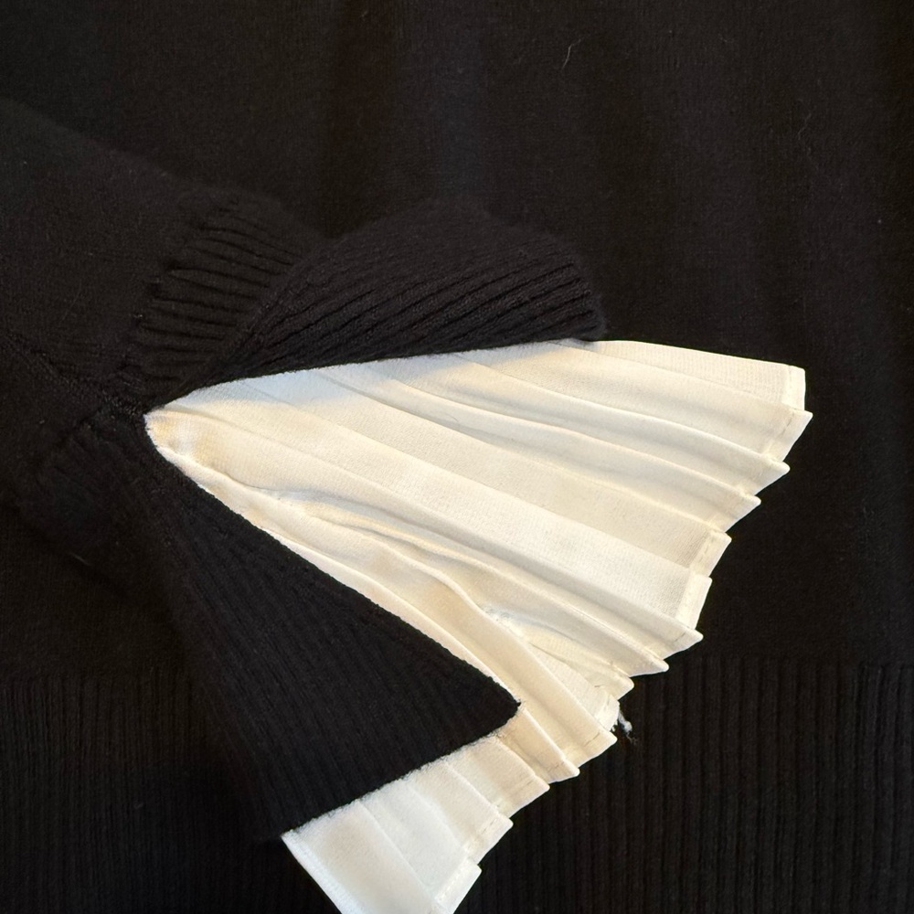 Vila Milano Black and White Ribbed Collar Flutter Sleeve Top - Picture 3 of 8